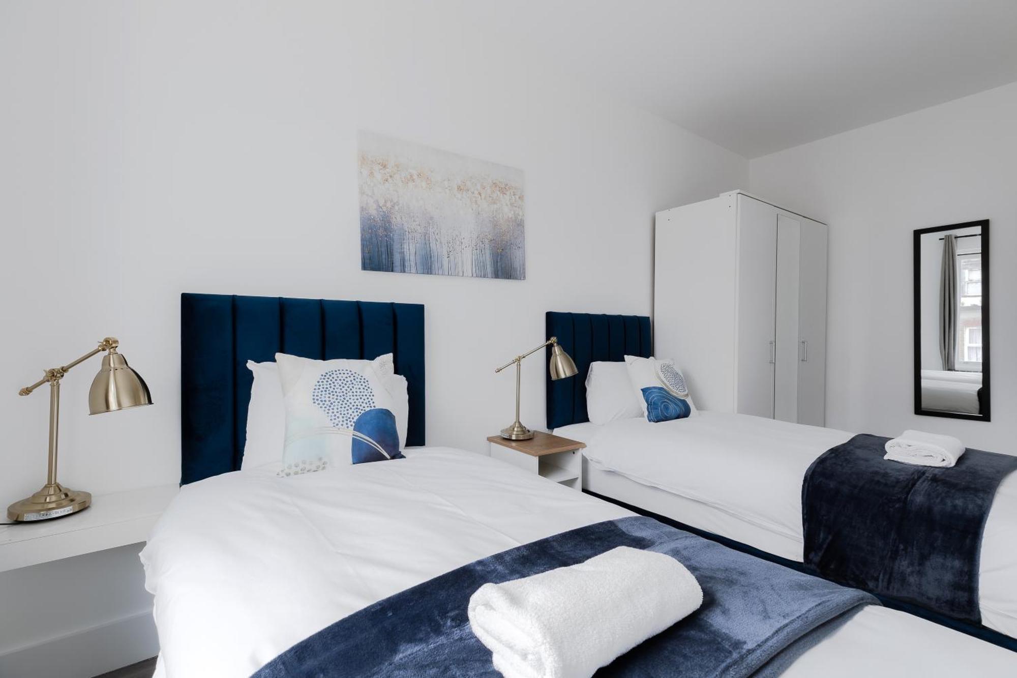 Wonderful Apartments Near Portobello Road Лондон Екстериор снимка